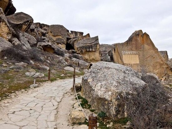 "Odlar yurdu, cazibədar, heyrətamiz gözəlliyə malik ölkə" - "The Travel" Azərbaycandan yazıb