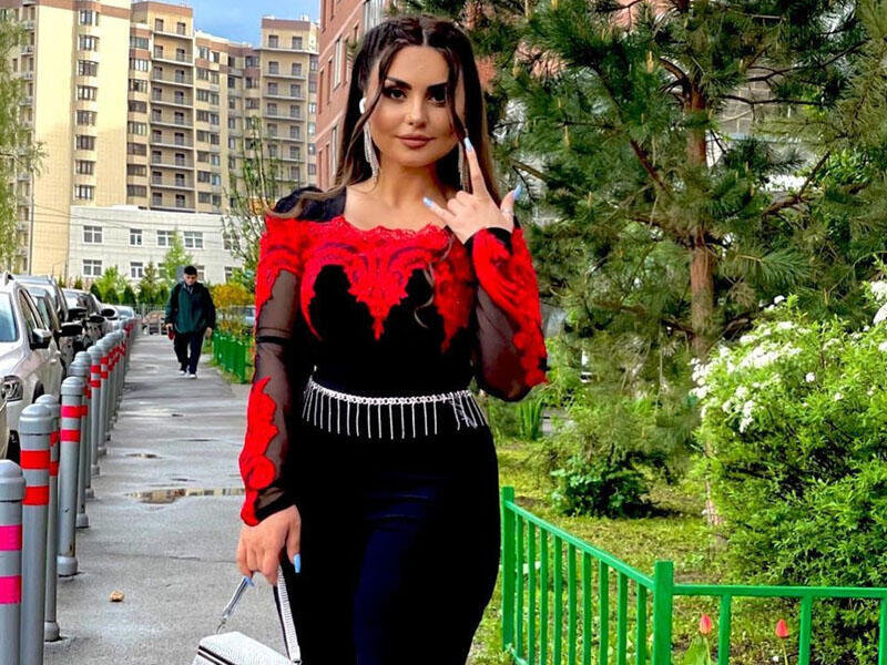 "Yarım saat üçün Aysun da, mən də 4000 manat ALIRIQ"