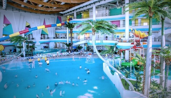 Məşhur akvaparkda HƏYƏCANLI ANLAR - 2000-dən çox insan TƏXLİYƏ EDİLDİ