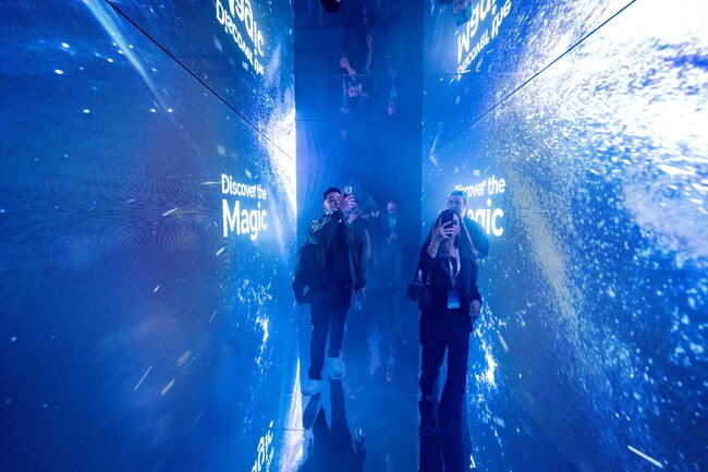 Dünyanın ən yaxşı kameralı telefonu! Bu tarixdən ölkəmizdə SATIŞA ÇIXACAQ! - FOTOLAR