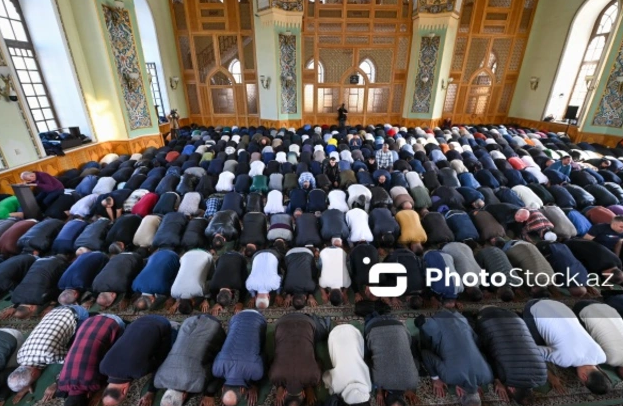 Bakıda bayram namazı qılınıb