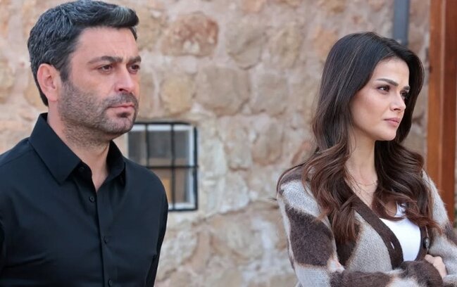 "Uzak şehir"in ulduzları sevgili olduqlarını açıqladılar - Foto