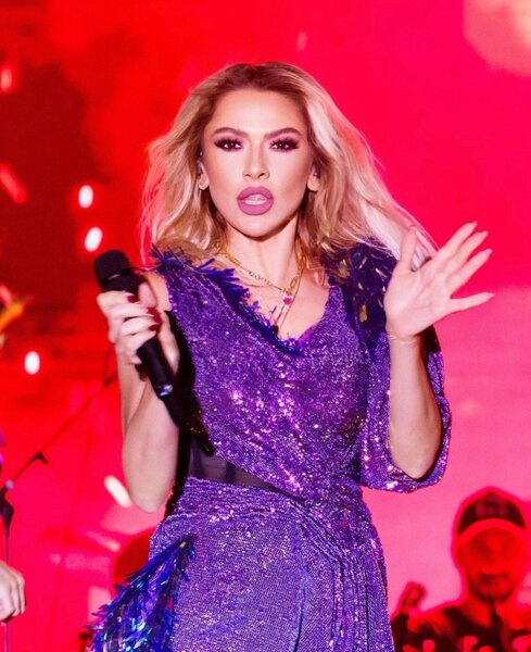 Türkiyənin məşhur müğənnisi Hadisə Bakıya gəlir