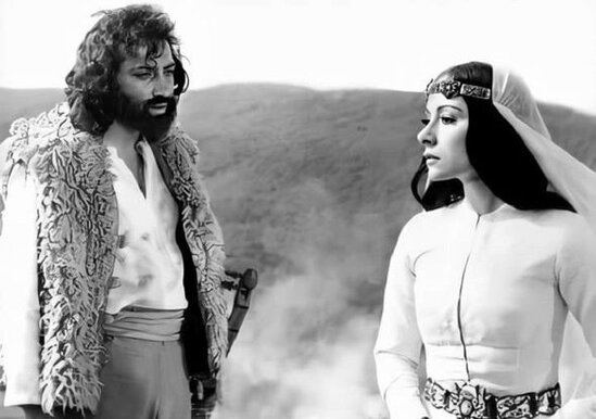 Həbs olundu, oğlu dünyaya gələndə ağır xəstə yatdı: Onu ruhi xəstəxanadan kim xilas elədi? - FOTO