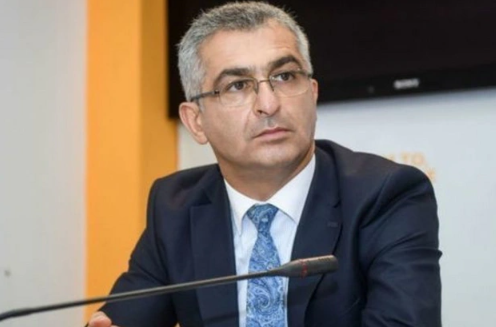 Ali məktəblərə qəbul balları artırılacaq?