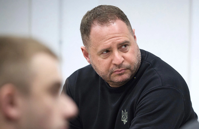 Axtarışlar zamanı Yermakın telefon və notbukları götürülüb