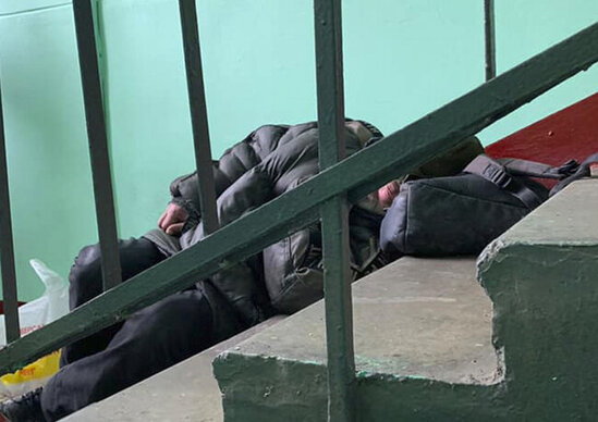 Küçədə səfil həyat sürən ANS TV-nin keçmiş əməkdaşı - VİDEO