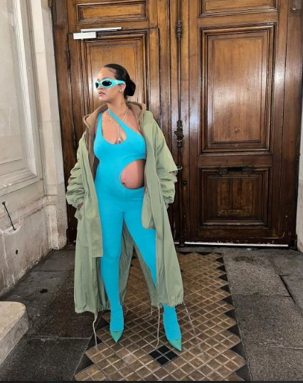 Bu da Rihannanın yeni doğulan oglunun ilk FOTOLARI