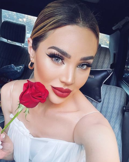 "Bir tanıyanda sevinirsən, bir de yaxanı qurtaranda..." - Ülviyyə