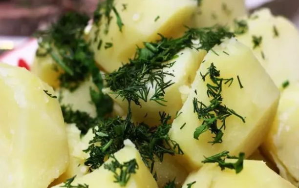 Kartofu qaynadanda soda əlavə edin - MƏTBƏX SİRRİ