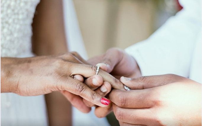 Bəy gəlinin cehizinə görə toyu ləğv etdi