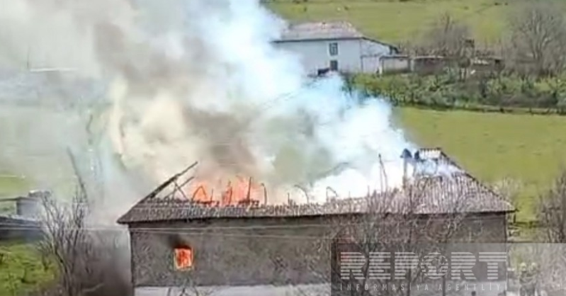 Cəlilabadda fərdi ev tamamilə yanıb