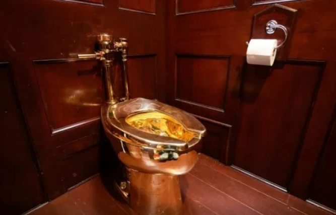 6 milyon dollarlıq qızıl unitaz oğurladı