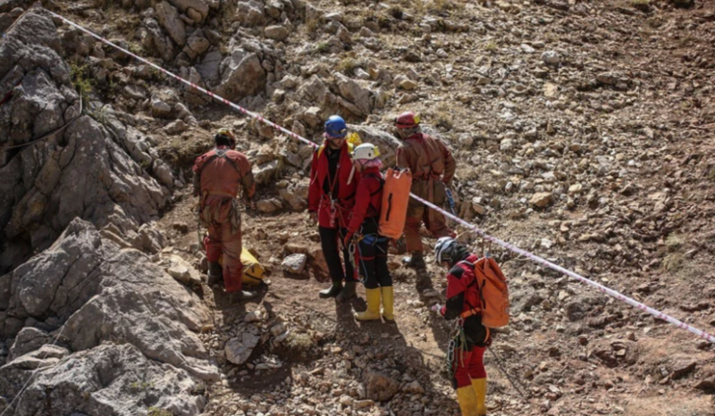 Türkiyə 32 alpinisti axtarış və xilasetmə əməliyyatı üçün İrana göndərib