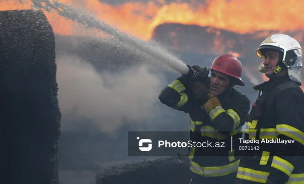 Xırdalanda yaşayış binasında yanğın: Sakinlər təxliyə ediliblər