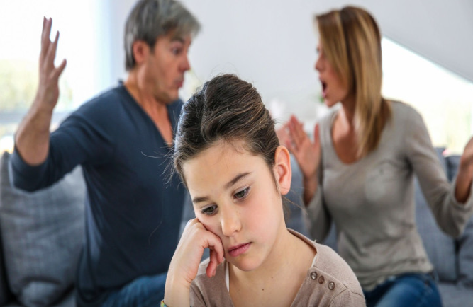 Bu 3 ifadəni valideyniniz sizə desə də, SİZ ÖVLADINIZA DEMƏYİN!