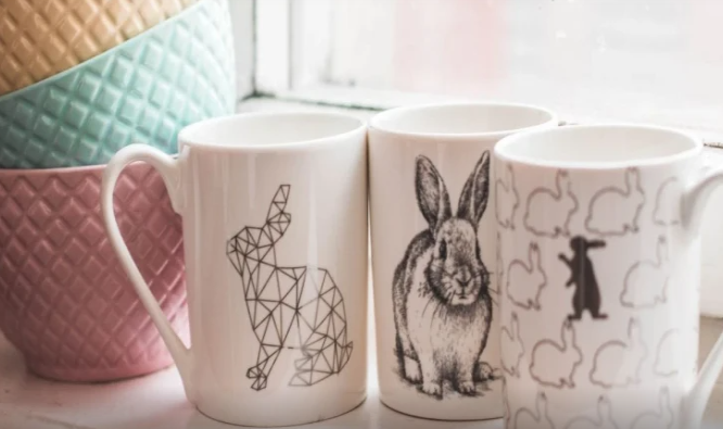 Par-par parıldayacaq: fincanları çay ləkəsindən necə təmizləmək olar?