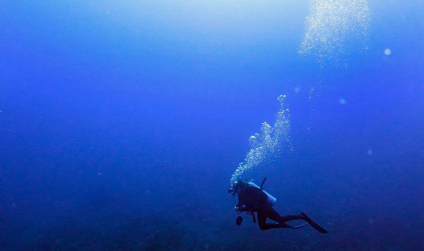 Dalış zamanı azan çinli beş gün sualtı mağarada qaldı, son anda xilas edildi