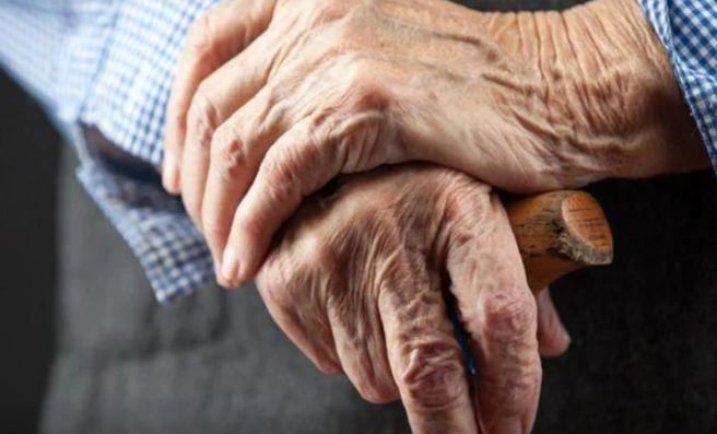 Müəllim 70 yaşlı kirayəşini döyüb öldürdü - Su qızdırıcısına görə