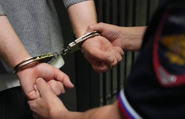 Rusiyada dövlətə xəyanətdə ittiham olunan iki şəxs ömürlük həbs edilə bilər