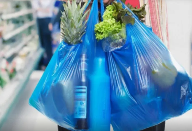 Başqa marketin torbası ilə mağazaya girib döyüldü – Bakıda ŞOK OLAY