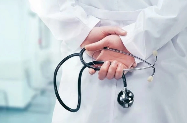 Həkim qəbizliyə səbəb olan gündəlik vərdişləri açıqlayıb