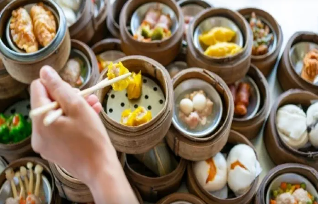 Kişi arvadını həddindən artıq yediyinə görə məhkəməyə verdi