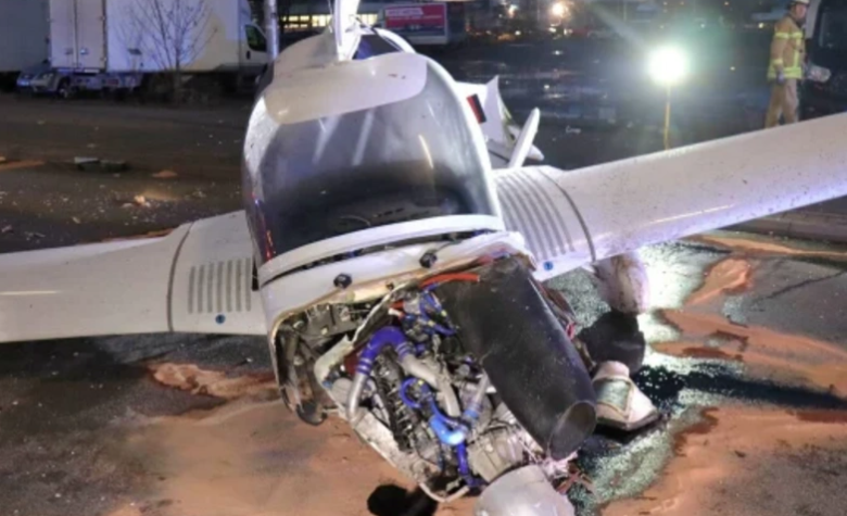 Almaniyada təyyarə insanların olduğu küçəyə eniş edib, yaralılar var