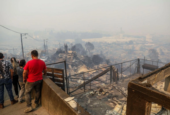 Çilidə meşə yanğınları: Azı 15 nəfər həlak olub