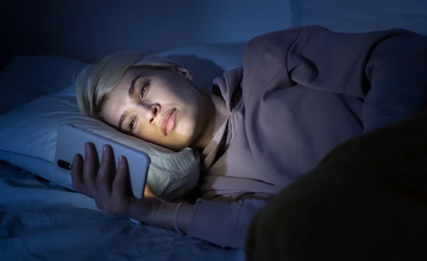 Yuxuda arıqlamağın sirri: Niyə saat 23:00-dan tez yatmaq vacibdir?