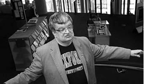 Elmin izah edə bilmədiyi adam: Xəstə doğulub necə alim oldu?