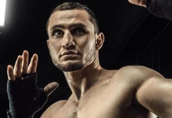 Azərbaycanlı döyüşçü erməni rəqibini məğlub etdi - VİDEO