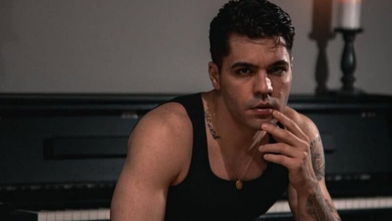 Məşhur müğənnidən qardaşına duyğusal mesaj - FOTO