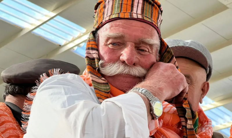 Antalyada keçirilən "Ən uzun bığ" yarışması maraqla qarşılandı