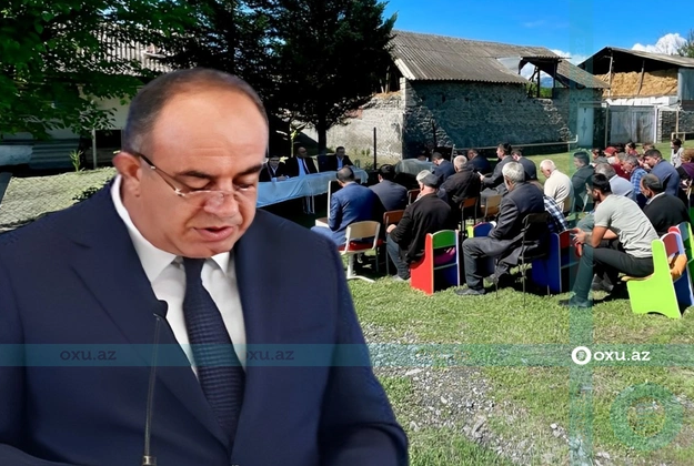 Qaxın icra başçısı vətəndaş qəbulunda özü kölgədə, sakinləri isə gündə, bağça stulunda oturtdu