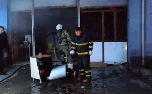 İş yerindəki yanğın dəhşətli cinayətin üstünü AÇDI: Əllərini arxadan bağlayıb...