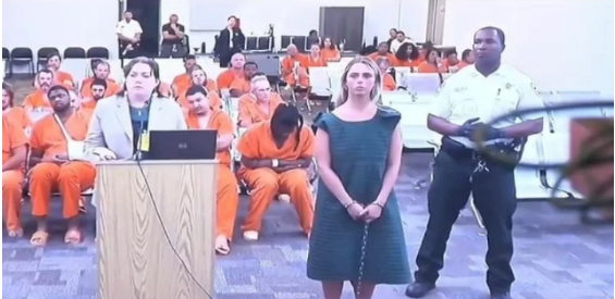 Qadın yeniyetmə uşaqları aldadaraq 30 dəfə cinsi əlaqədə olduğu etiraf etdi