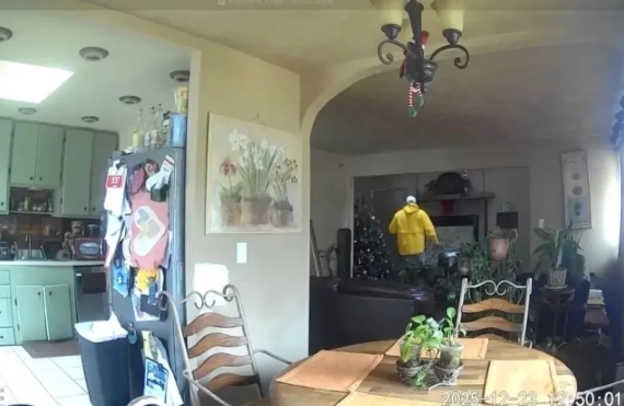 ABŞ-də azyaşlı oğlan məşhur filmin qəhrəmanı kimi evini qoruyub