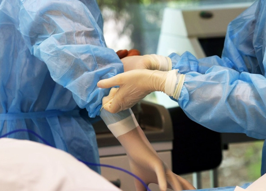 Rusiyada xəstəxanada qeyri-adi hadisə: Üç yaşlı uşağın qulağından güllə çıxarıldı