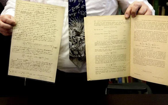 Eynşteynin dəftəri 13 milyon dollara satıldı