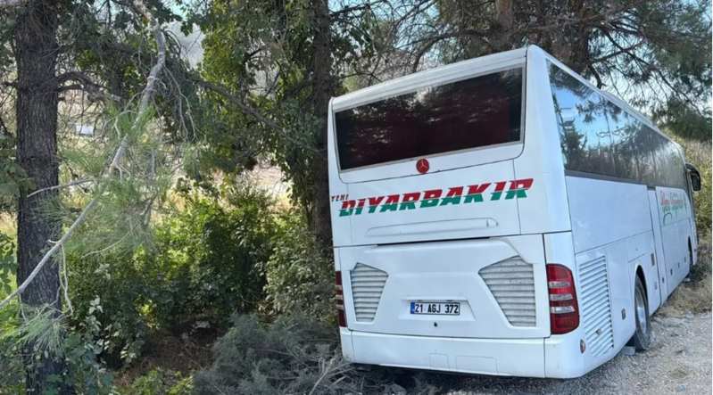 Avtobusla avtomobil toqquşdu: 4 nəfər öldü
