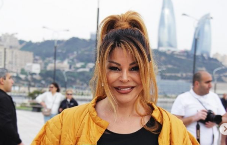 HEÇ KİM BUNU GÖZLƏMİRDİ: Aygün Kazımova meyxana deyərkən... - VİDEO