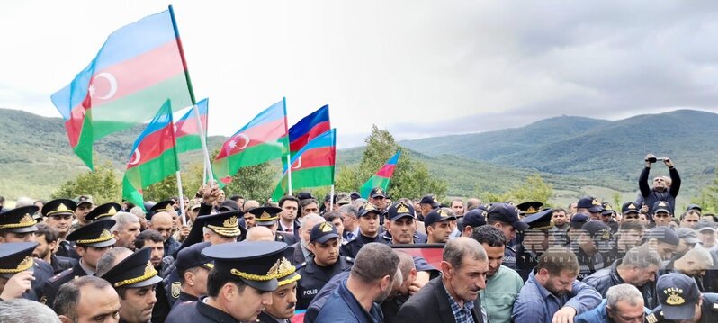 Füzulidə yol qəzasında həlak olan polis əməkdaşı Seyfi Abdullayev dəfn edilib - YENİLƏNİB