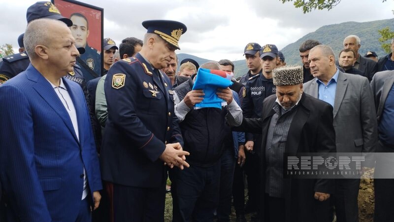 Füzulidə yol qəzasında həlak olan polis əməkdaşı Seyfi Abdullayev dəfn edilib - YENİLƏNİB