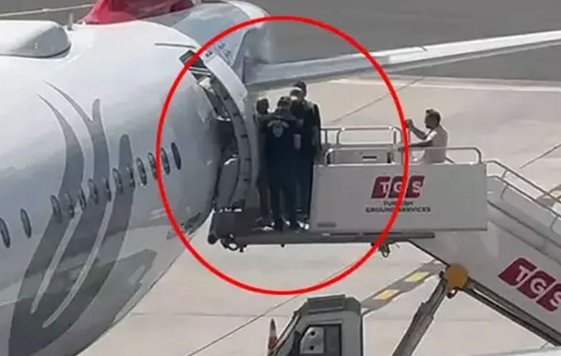 Türkiyədə peyğəmbərlərin karikaturasının dərc olunduğu jurnalın redaktoru məhkəməyə çıxarıldı