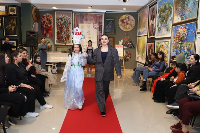 Xətai Sənət Mərkəzində "Milli-mənəvi dəyərlərimiz" adlı incəsənət sərgisi keçirilib - FOTOLAR