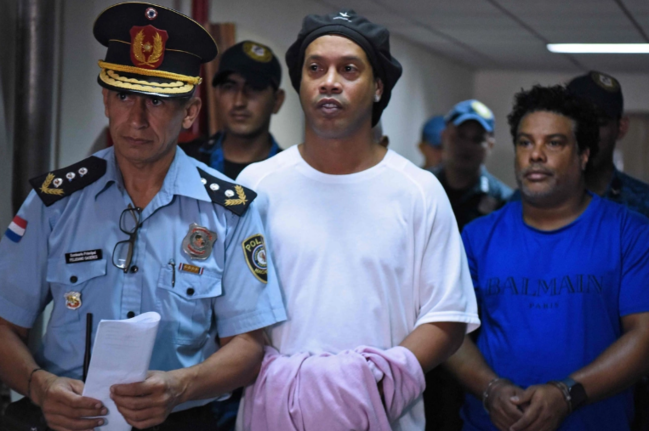 Ronaldinyo həbsxanada çempion olub, mükafat olaraq donuz almağından danışıb