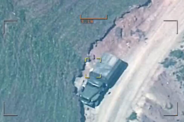 Azərbaycan Ordusu erməni terrorçularının avtomobilini məhv edib - VİDEO