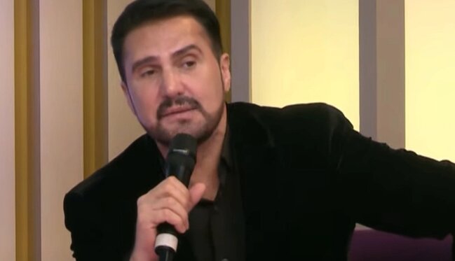 Nadir Qafarzadədən səs-küylü açıqlama: "Şərq qadını savadsızdır, Qərb qadını ağıllı!"