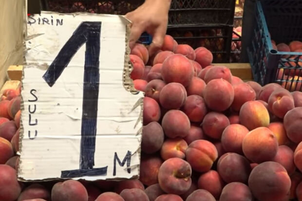 Bazarda Qarabağ meyvələri satılır: "Dadı çox şirindir" - VİDEO